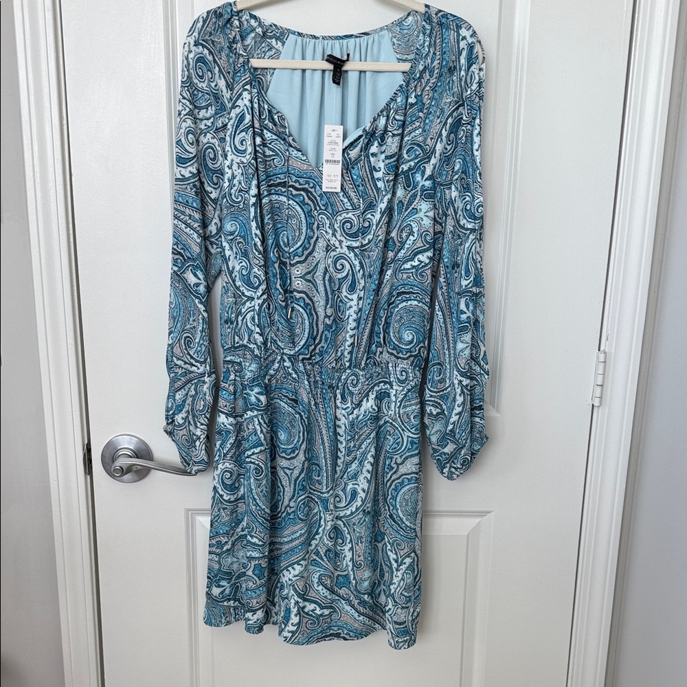 WHBM White House Black Market Blue Paisley Dress Size 12 NWT Flowy V-Neck